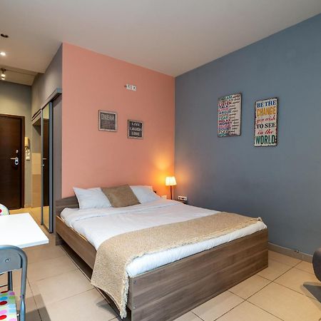 Ideally Located Apartment In Central Athen Eksteriør billede