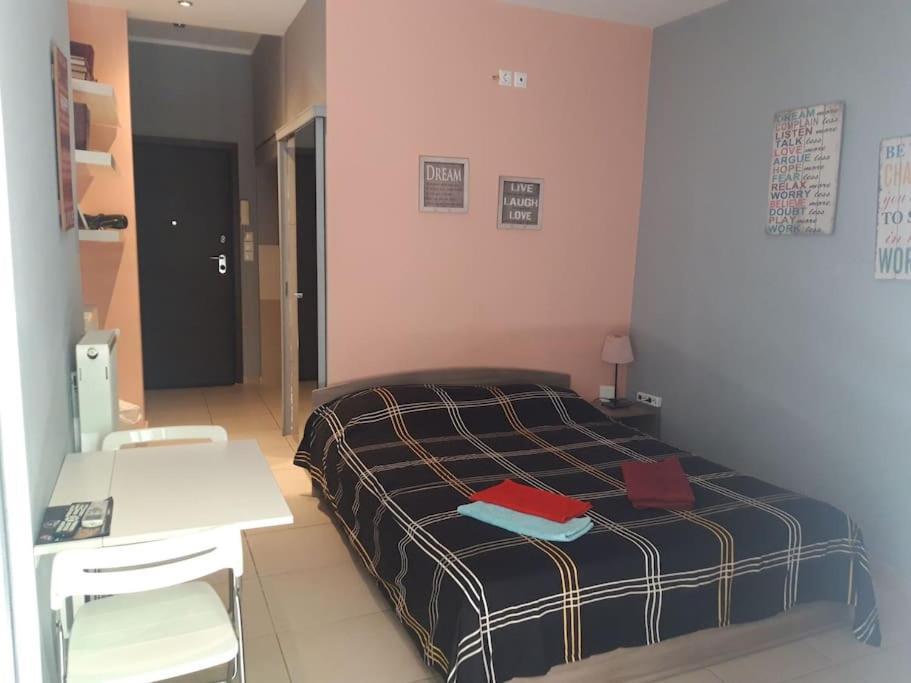 Ideally Located Apartment In Central Athen Eksteriør billede