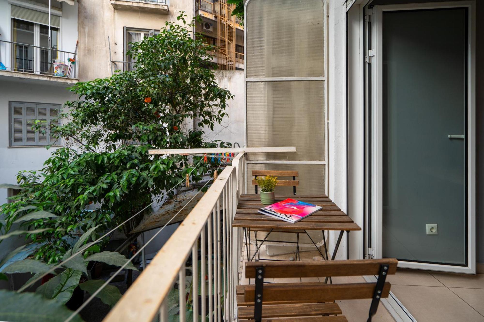 Ideally Located Apartment In Central Athen Eksteriør billede