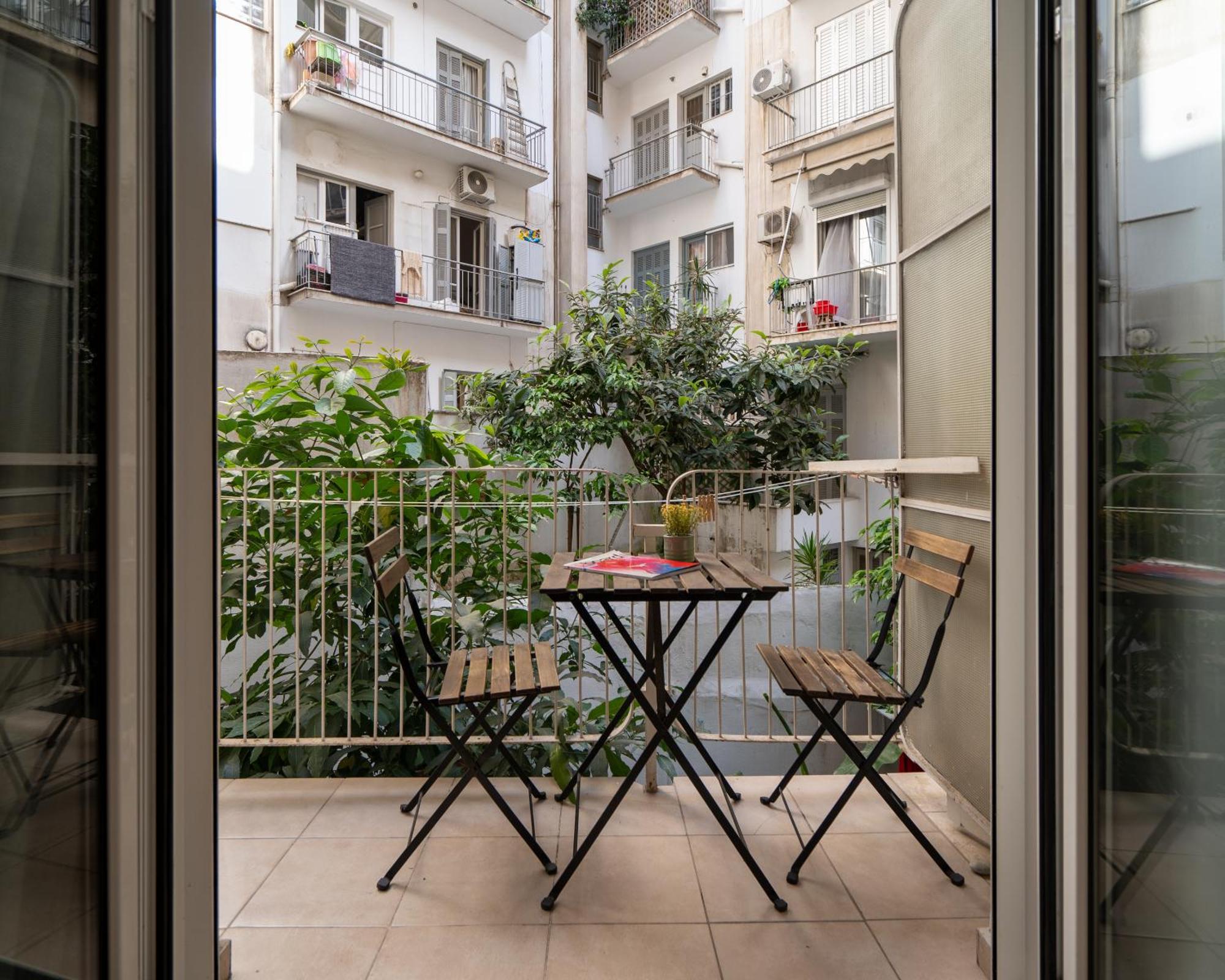 Ideally Located Apartment In Central Athen Eksteriør billede